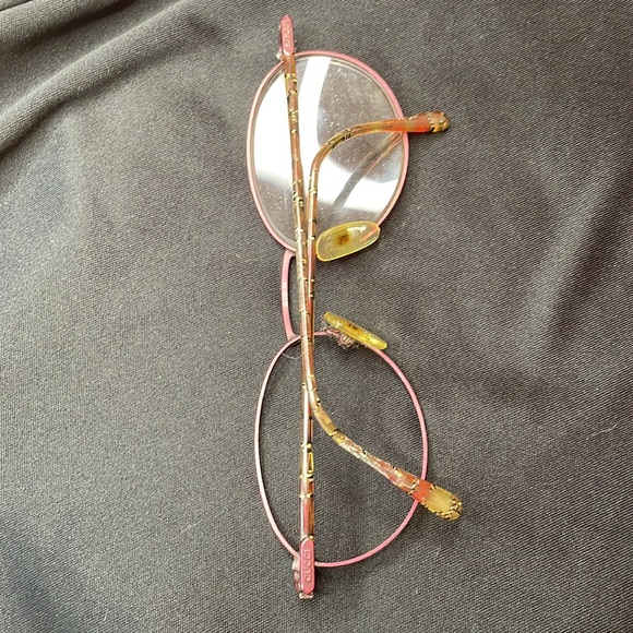 Gucci glasses shop now with discounted shipping - Picture 7 of 7